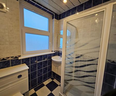 2 bedroom Terraced House to let in Ailsa Court, Maddiston, FK2