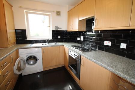 2 bedroom Flat to let in Ladysmill Court, Falkirk, FK2