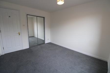 2 bedroom Flat to let in Ladysmill Court, Falkirk, FK2