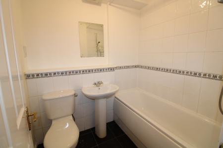 2 bedroom Flat to let in Ladysmill Court, Falkirk, FK2