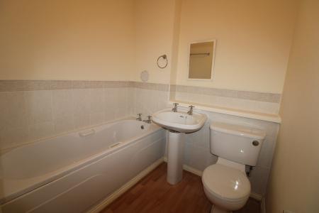 2 bedroom Flat to let in High Station Court, Falkirk, FK1