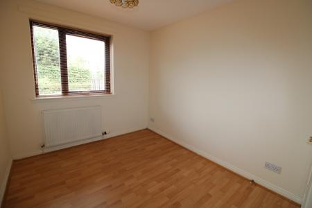 2 bedroom Flat to let in High Station Court, Falkirk, FK1