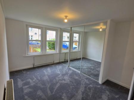 2 bedroom Flat to let in Windsor Crescent, Maddiston, FK2