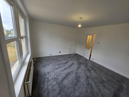 2 bedroom Flat to let in Windsor Crescent, Maddiston, FK2