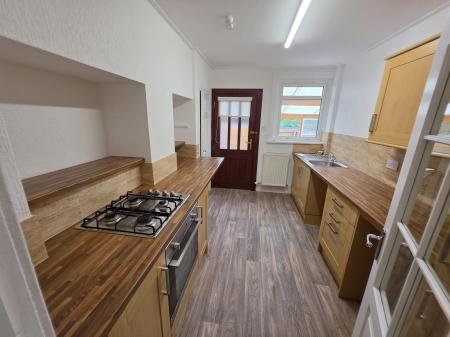 2 bedroom Flat to let in Windsor Crescent, Maddiston, FK2