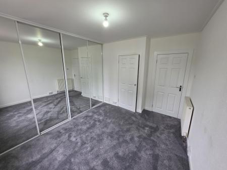 2 bedroom Flat to let in Windsor Crescent, Maddiston, FK2
