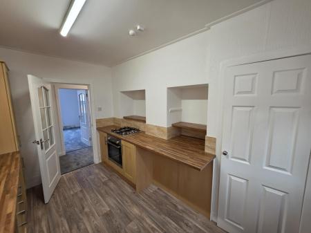 2 bedroom Flat to let in Windsor Crescent, Maddiston, FK2