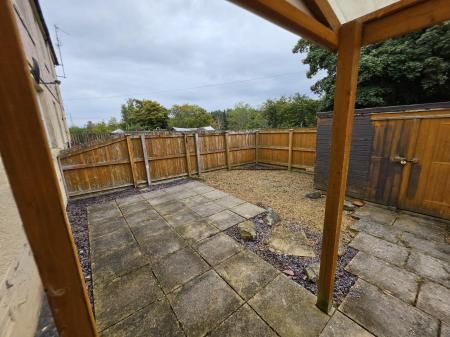 2 bedroom Flat to let in Windsor Crescent, Maddiston, FK2