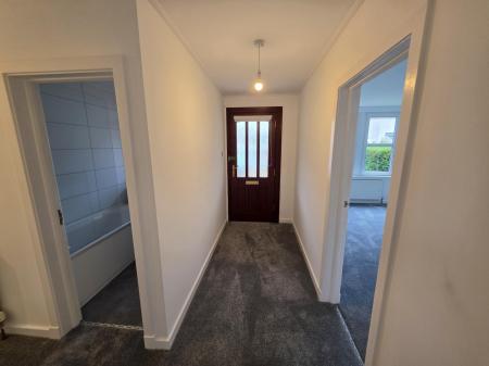 2 bedroom Flat to let in Windsor Crescent, Maddiston, FK2