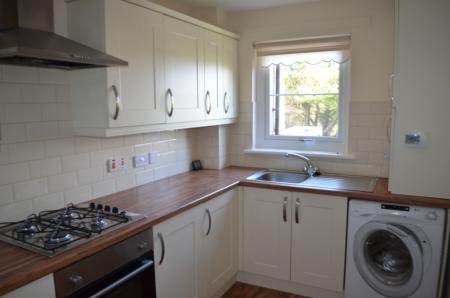 3 bedroom Flat to let in Queens Court, Larbert, FK5