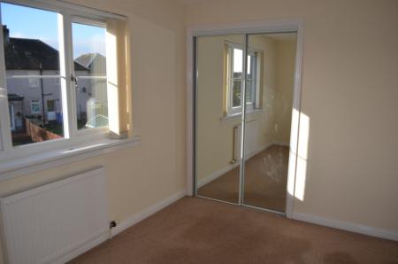 3 bedroom Flat to let in Queens Court, Larbert, FK5