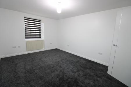 3 bedroom Flat to let in Grahams Road, Falkirk, FK1