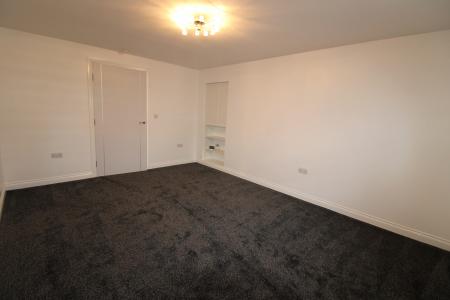 3 bedroom Flat to let in Grahams Road, Falkirk, FK1