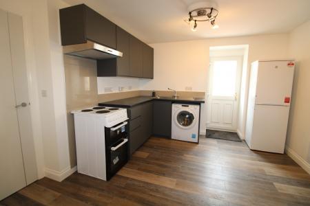 3 bedroom Flat to let in Grahams Road, Falkirk, FK1