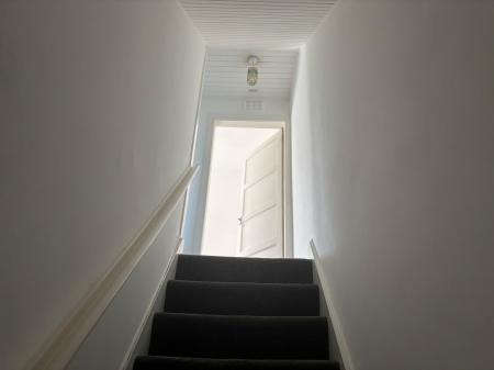 2 bedroom Flat to let in McLaren Terrace, Carron, FK2