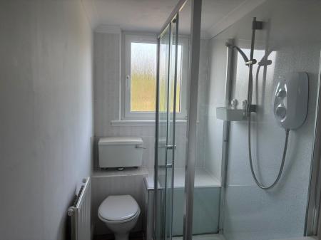 2 bedroom Flat to let in McLaren Terrace, Carron, FK2