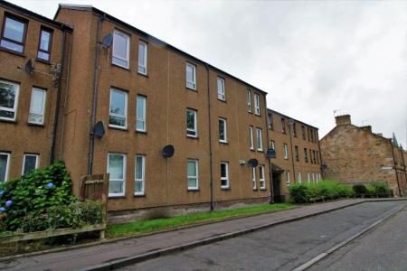 1 bedroom Flat to let in Fairfield Place, Falkirk, FK2