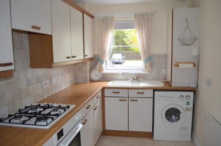 2 bedroom Flat to let in Queens Court, Larbert, FK5