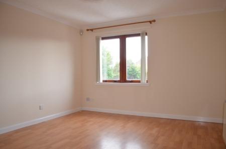 2 bedroom Flat to let in Sinclair Place, Falkirk, FK2