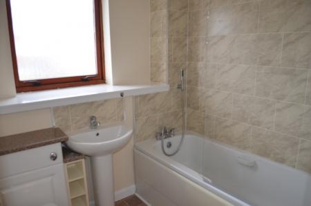 2 bedroom Flat to let in Sinclair Place, Falkirk, FK2