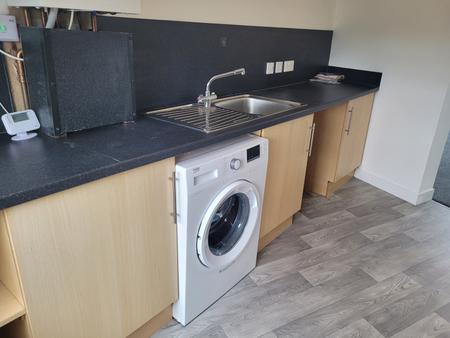 3 bedroom Flat to let in Main Street, Stenhousemuir, FK5