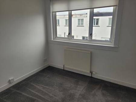 3 bedroom Flat to let in Main Street, Stenhousemuir, FK5