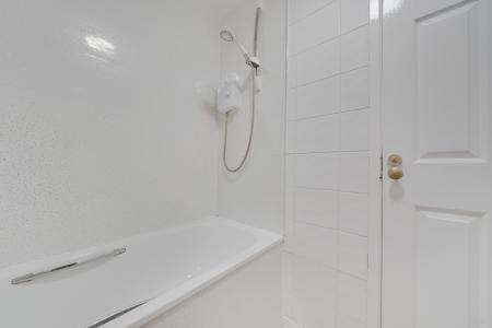 2 bedroom Flat for sale in Bulldale Road, Glasgow, G14