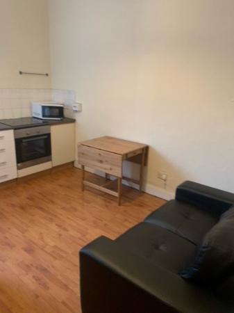 1 bedroom Studio flat to let in Church Street, Partick, Glasgow, G11