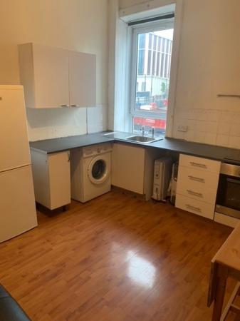 1 bedroom Studio flat to let in Church Street, Partick, Glasgow, G11