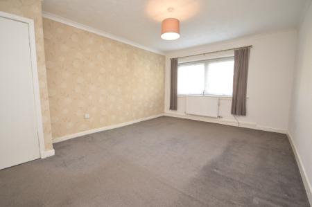 2 bedroom Flat to let in Ferguson Street, Johnstone, Renfrewshire, PA5
