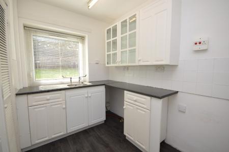 2 bedroom Flat to let in Ferguson Street, Johnstone, Renfrewshire, PA5
