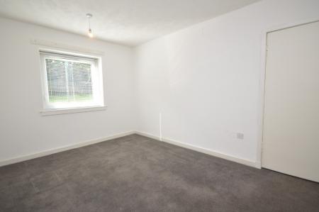 2 bedroom Flat to let in Ferguson Street, Johnstone, Renfrewshire, PA5