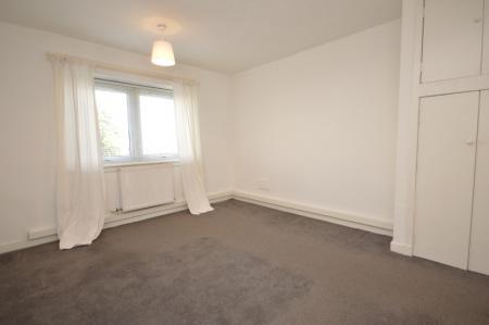 2 bedroom Flat to let in Ferguson Street, Johnstone, Renfrewshire, PA5