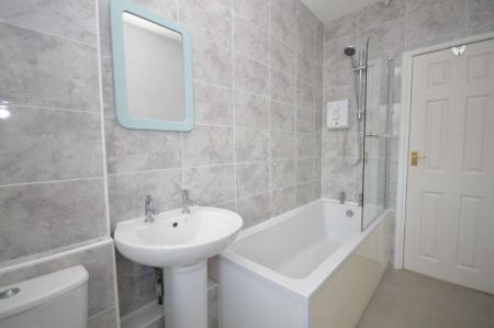 2 bedroom Flat to let in Seyton Lane, Village, East Kilbride, South Lanarkshire, G74