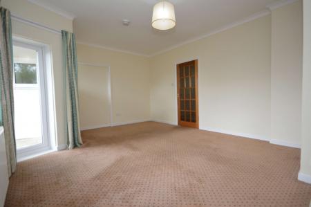 2 bedroom Flat to let in Seyton Lane, Village, East Kilbride, South Lanarkshire, G74