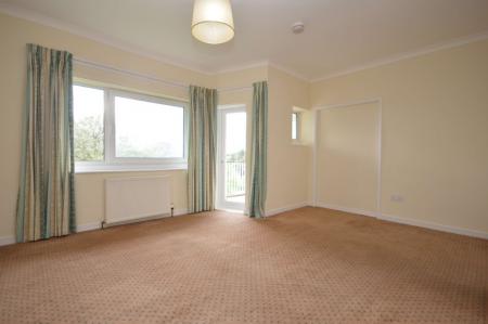 2 bedroom Flat to let in Seyton Lane, Village, East Kilbride, South Lanarkshire, G74