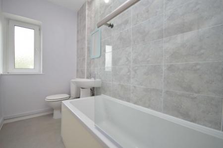 2 bedroom Flat to let in Seyton Lane, Village, East Kilbride, South Lanarkshire, G74