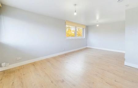 2 bedroom Flat to let in Glen Isla, East Kilbride, South Lanarkshire, G74