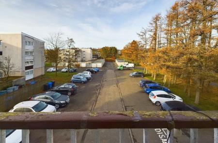 2 bedroom Flat to let in Glen Isla, East Kilbride, South Lanarkshire, G74