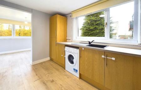 2 bedroom Flat to let in Glen Isla, East Kilbride, South Lanarkshire, G74