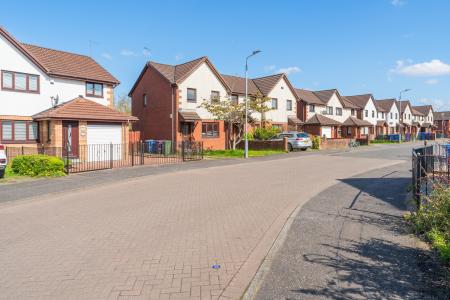 3 bedroom End of terrace house for sale in Harbury Place, Yoker, Glasgow, G14