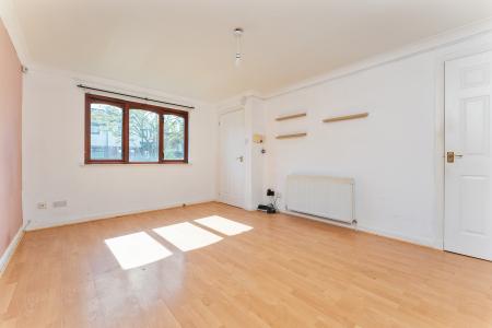 3 bedroom End of terrace house for sale in Harbury Place, Yoker, Glasgow, G14