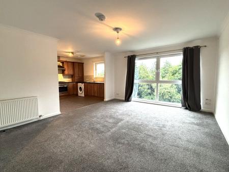 2 bedroom Flat to let in Eaglesham Court, Hairmyres, East Kilbride, South Lanarkshire, G75