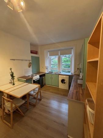 1 bedroom Flat to let in Crathie Drive, Glasgow, G11
