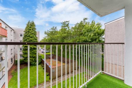 2 bedroom Flat for sale in Glen Isla, East Kilbride, South Lanarkshire, G74