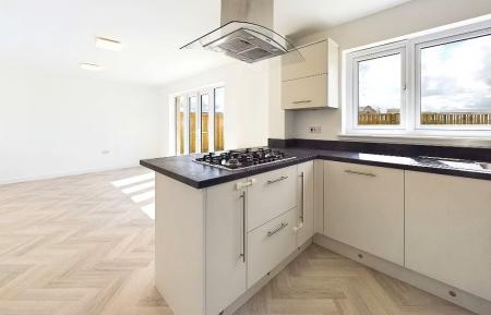 4 bedroom Detached house to let in Barrow Drive, Newlandsmuir, East Kilbride, South Lanarkshire, G75