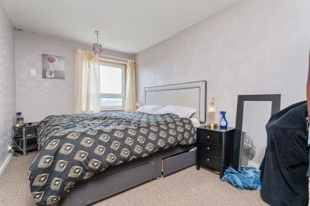 2 bedroom Flat for sale in Sadlers Wells Court, East Kilbride, South Lanarkshire, G74