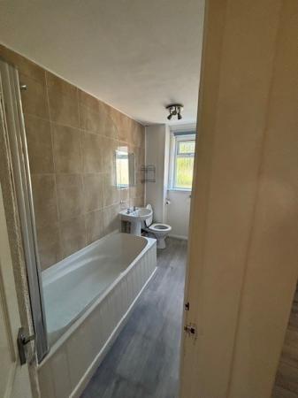 2 bedroom Flat to let in Drakemire Avenue, Simshill, Glasgow, G45