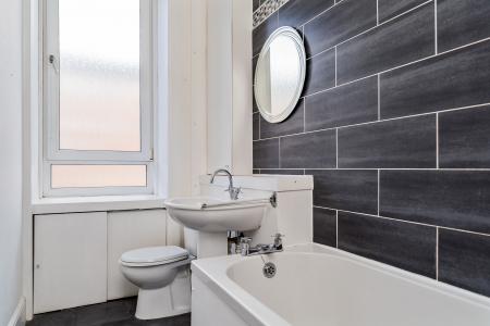 1 bedroom Flat for sale in Langside Road, Govanhill, Glasgow, G42
