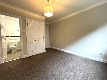 2 bedroom Flat to let in Ferry Road, Glasgow, G3